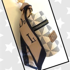 Fashion Lip Wear Case